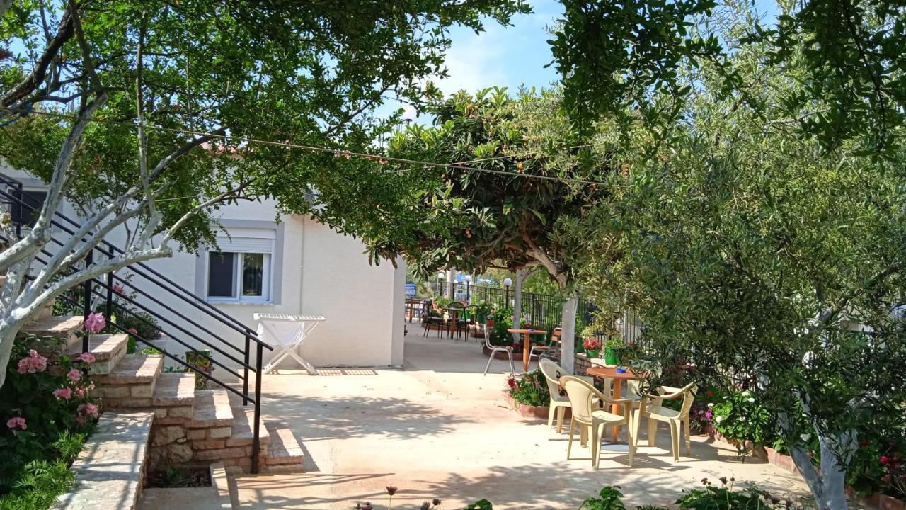Sky Apartments Sarandë Exterior foto
